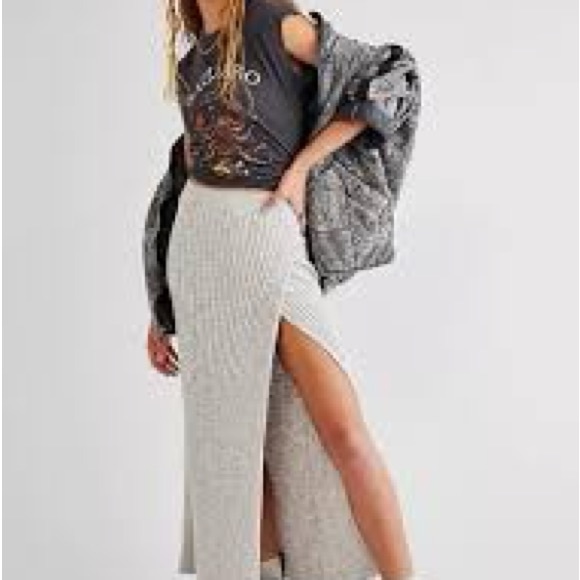 This is a perfect staple for every closet! - Picture 3 of 5